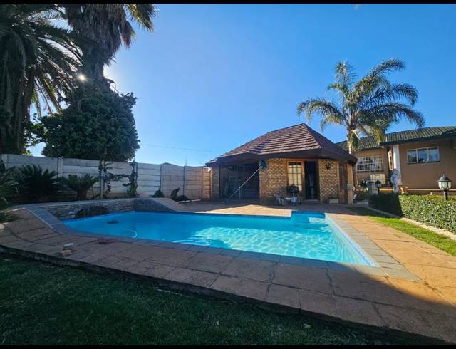 4 BEDROOM HOUSE FOR SALE IN ELSBURG